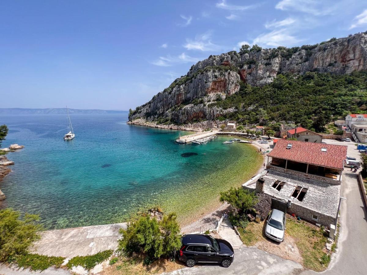 Apartment Cesare 3 Zastražišće Екстериор снимка