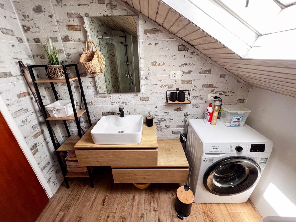 Apartment Cesare 3 Zastražišće Екстериор снимка
