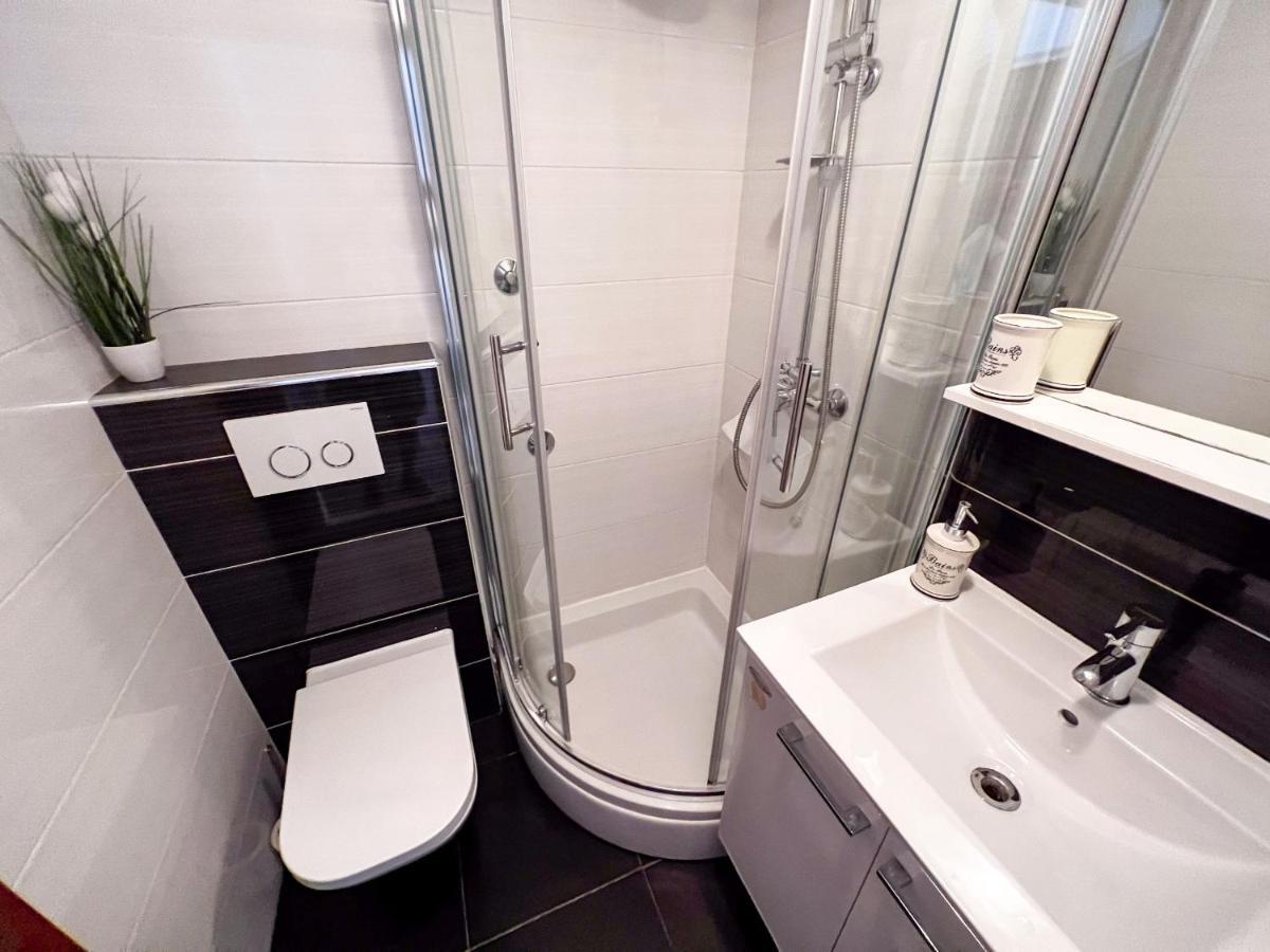 Apartment Cesare 3 Zastražišće Екстериор снимка