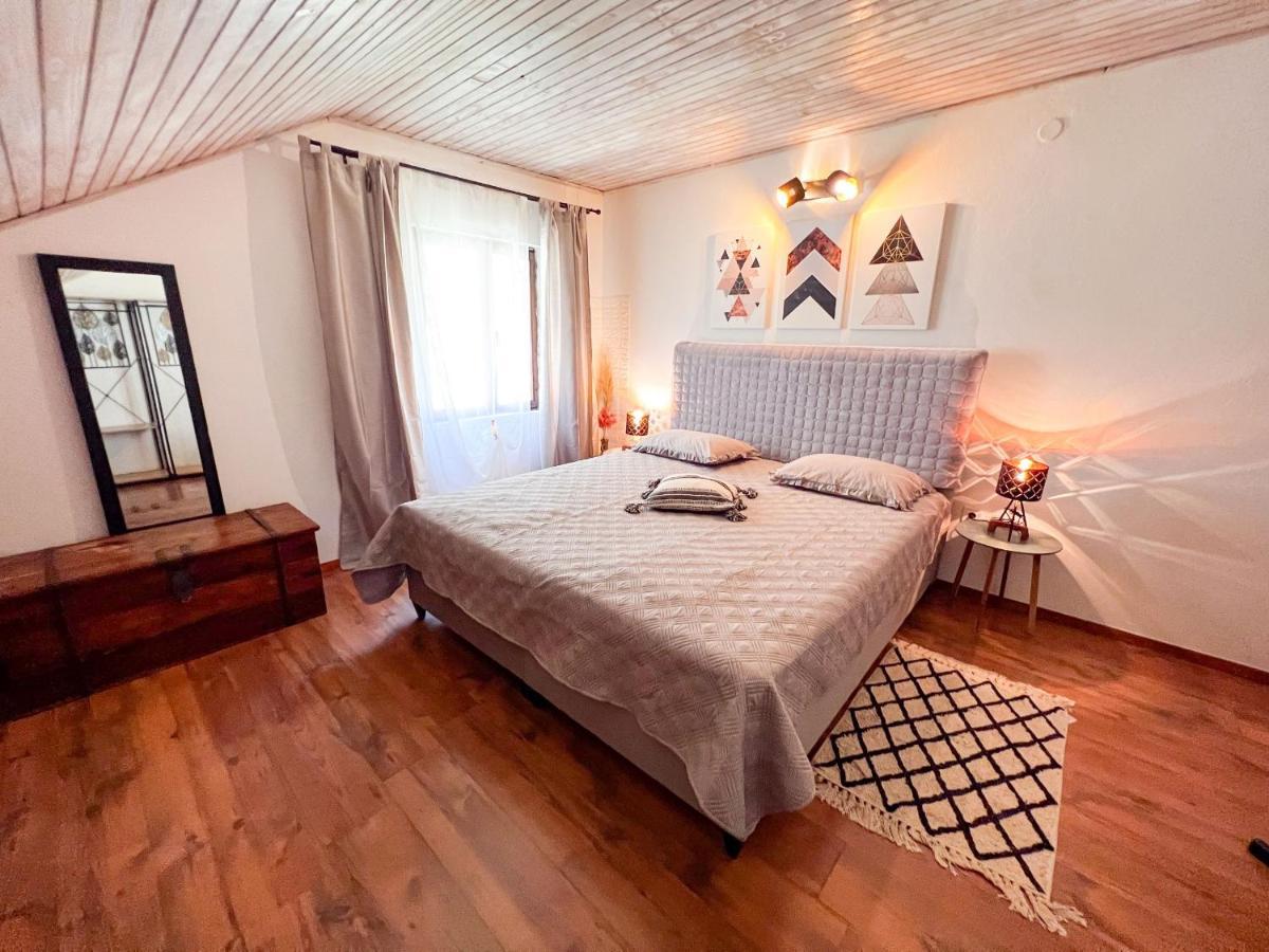 Apartment Cesare 3 Zastražišće Екстериор снимка