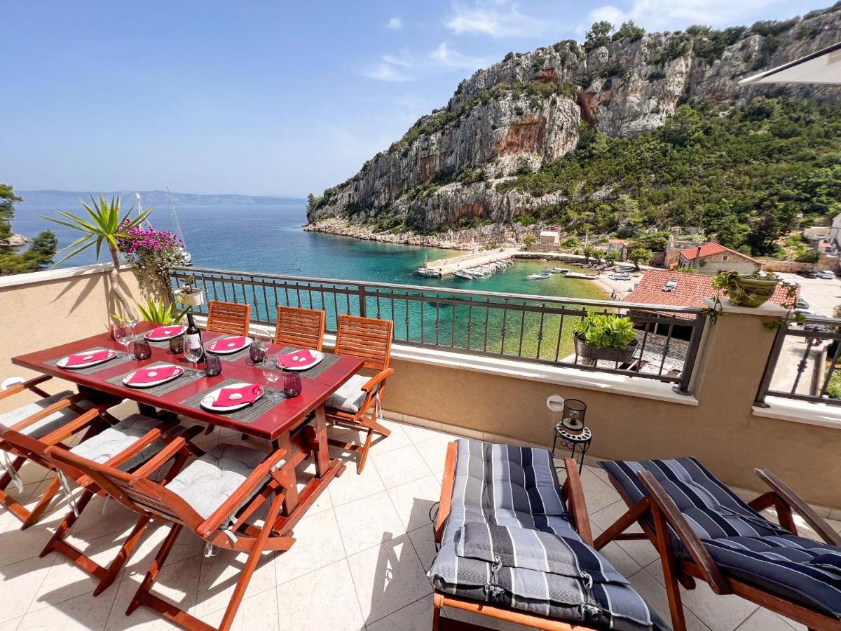 Apartment Cesare 3 Zastražišće Екстериор снимка