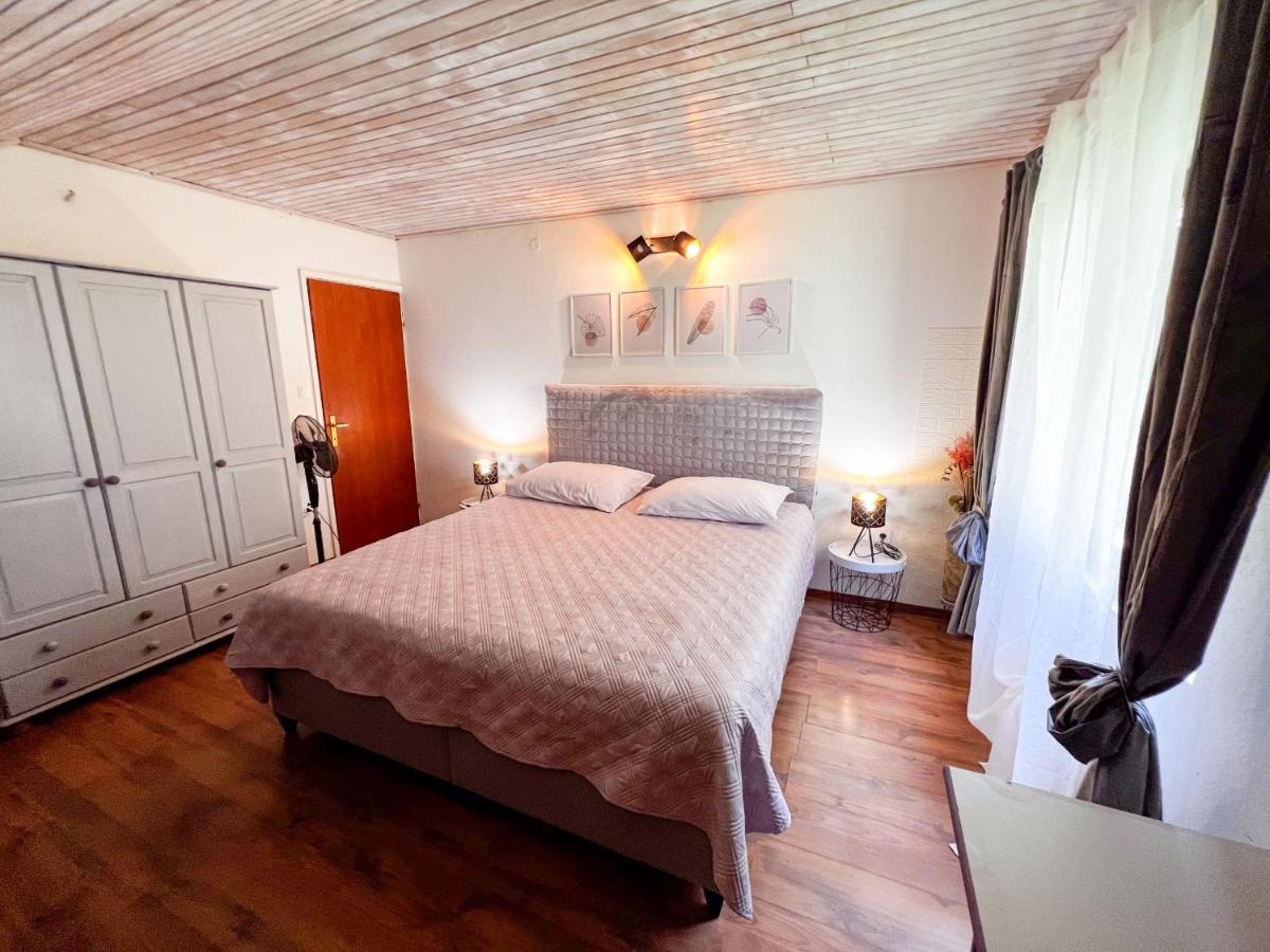 Apartment Cesare 3 Zastražišće Екстериор снимка