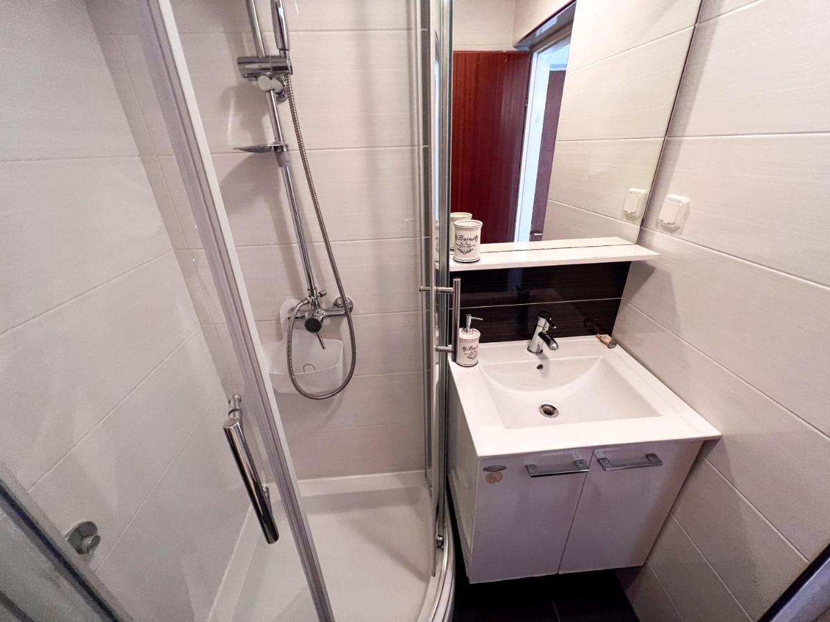 Apartment Cesare 3 Zastražišće Екстериор снимка