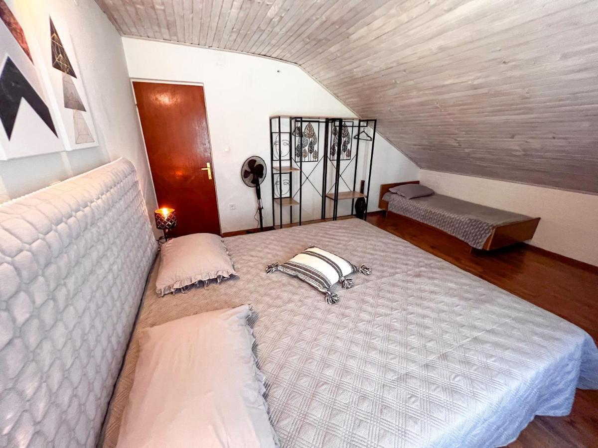 Apartment Cesare 3 Zastražišće Екстериор снимка