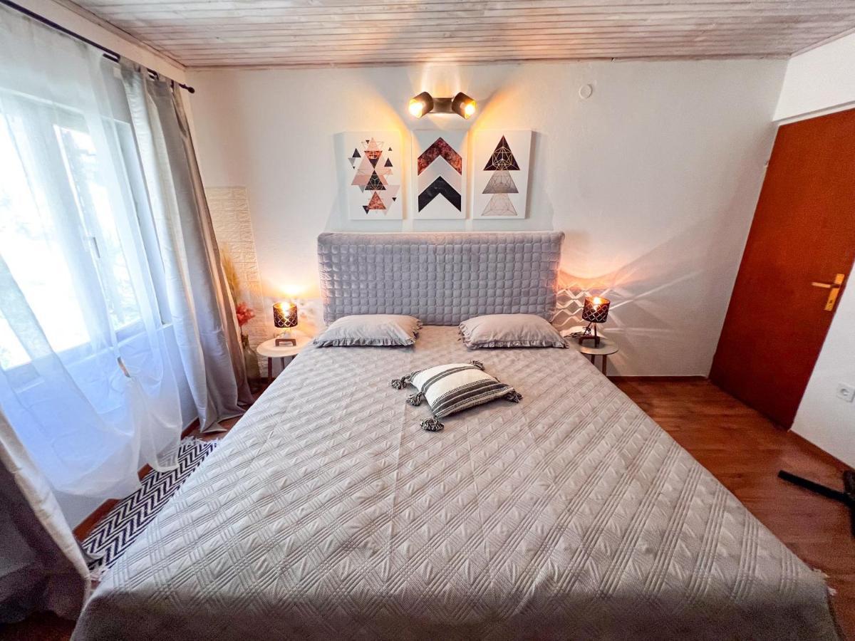 Apartment Cesare 3 Zastražišće Екстериор снимка