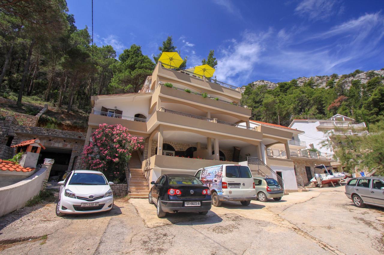 Apartment Cesare 3 Zastražišće Екстериор снимка